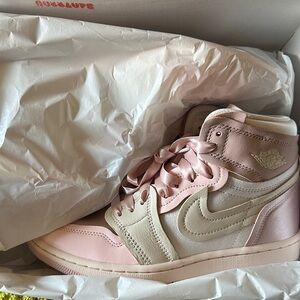BNIB-Air Jordan 1 MM High Women's Pink  Oxford/Legend LT Brown Sneakers